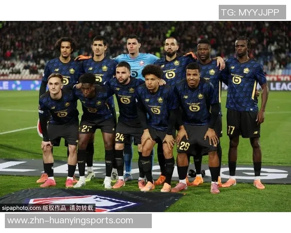 明星足球赛盛况空前球场上星光璀璨激情四溢引发万众瞩目 明星足球赛盛况空前球场上星光璀璨激情四溢引发万众瞩目